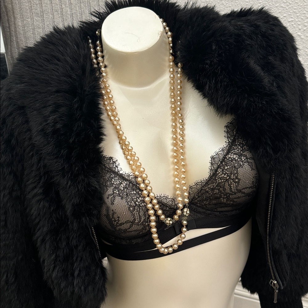Vintage costume jewelry pearls crystals necklace